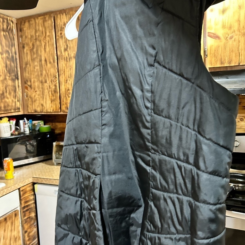 Champions Black Quilted Vest with Soft Collar and Insulation - Picture 4 of 5
